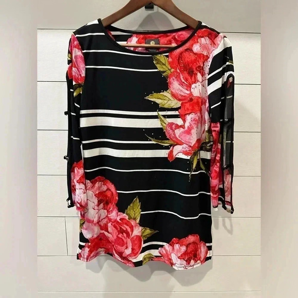 JM Collection Red Floral Blouse- size small - Picture 1 of 5